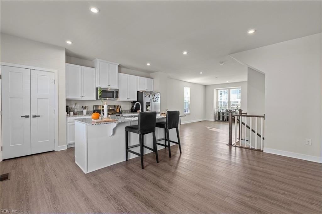 1211 Worden Way - Photo 4 of 38