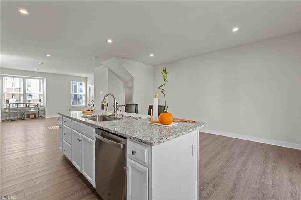 1211 Worden Way - Photo 6 of 38