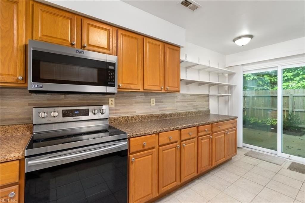 5012 Ashforth Ct - Photo 3 of 25