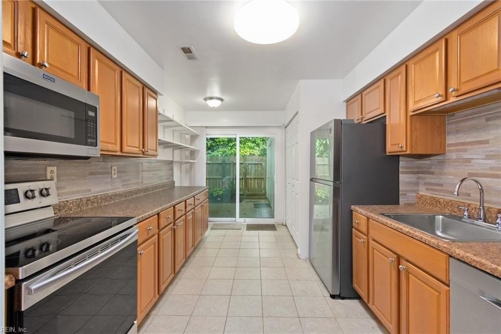 5012 Ashforth Ct - Photo 4 of 25