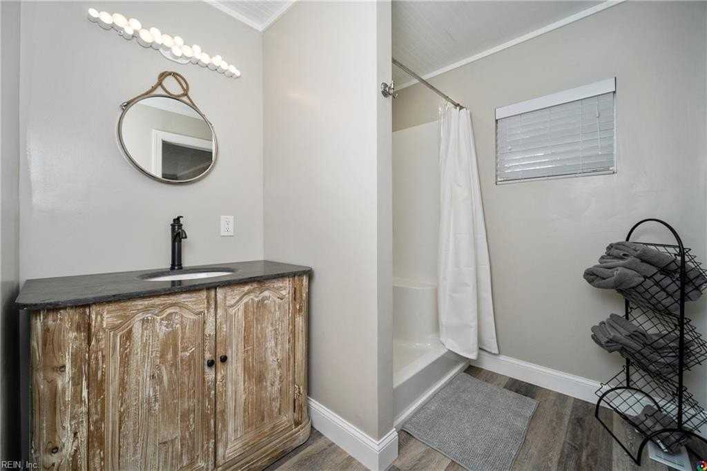 3508 Bertha St - Photo 3 of 10