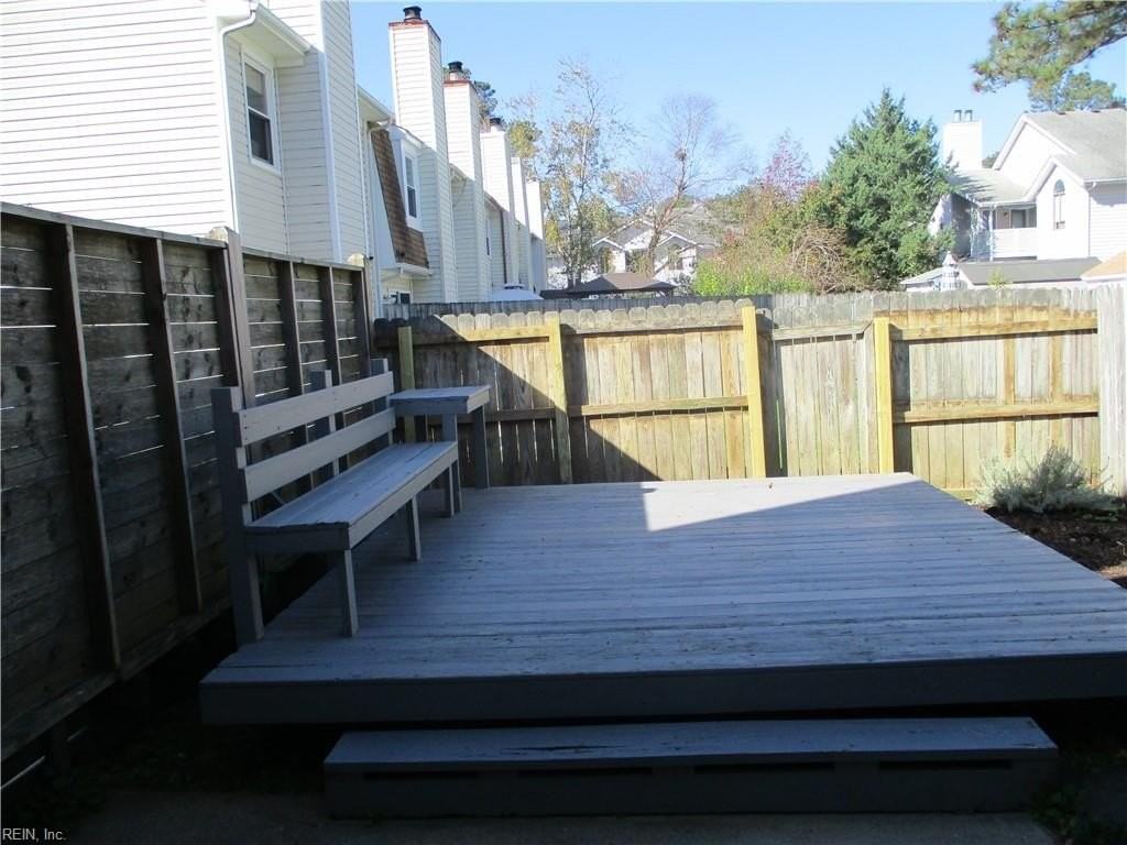 547 Barberton Dr - Photo 2 of 9