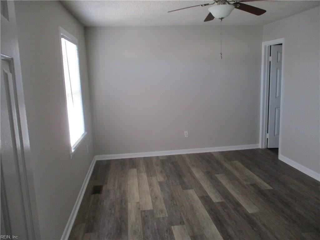 547 Barberton Dr - Photo 7 of 9