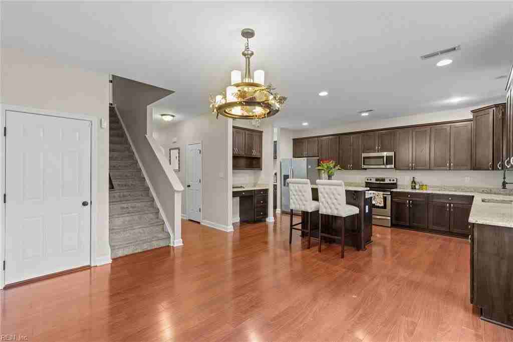 13 Douglas St - Photo 7 of 49