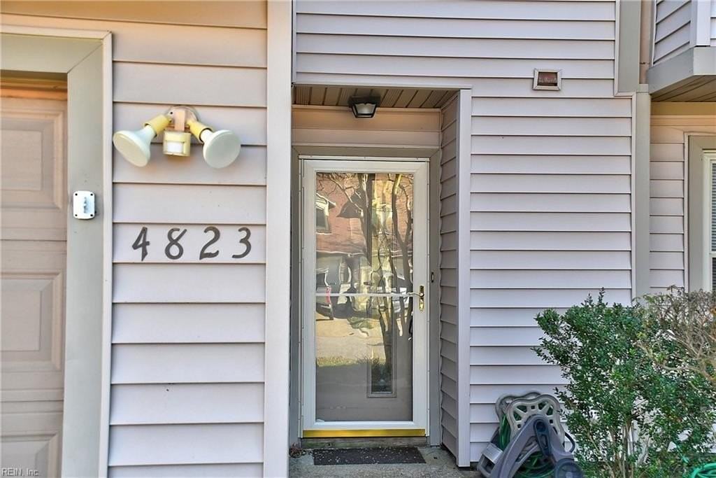 4823 Afton Ct - Photo 4 of 39