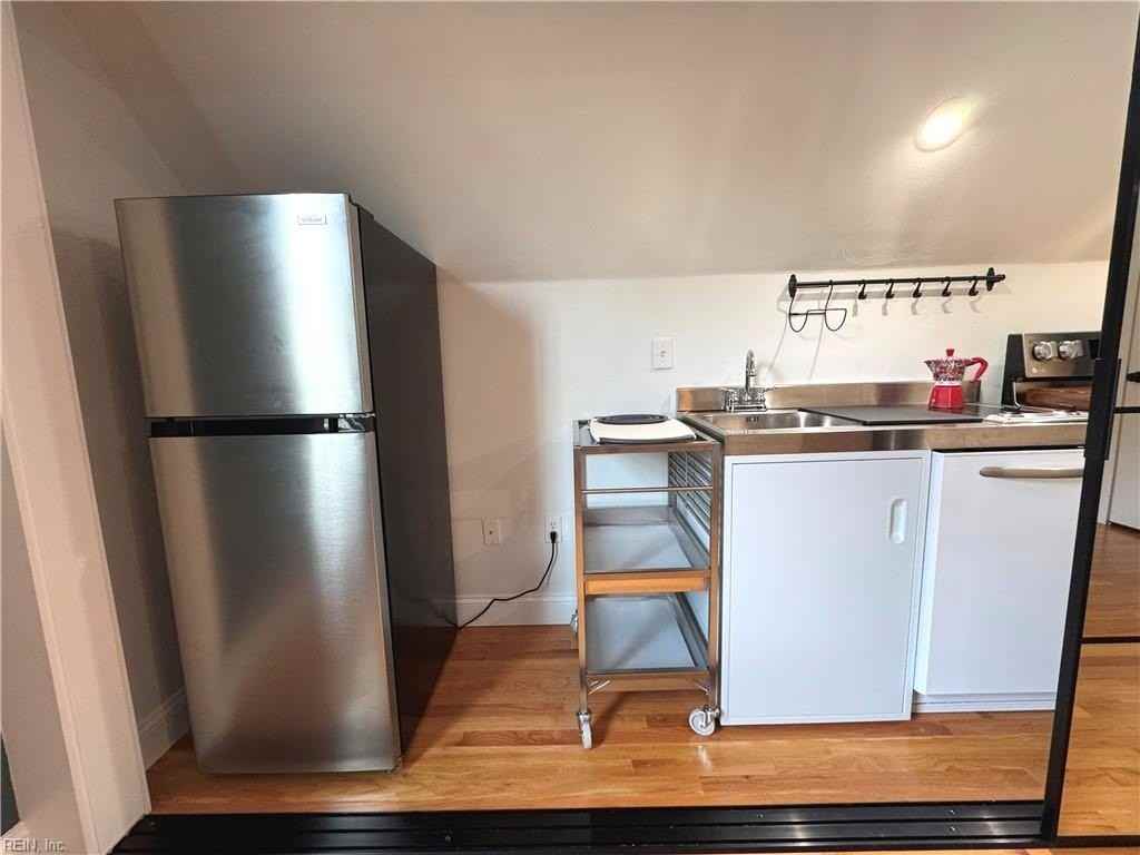 9543 26th Bay St #B - Photo 7 of 28