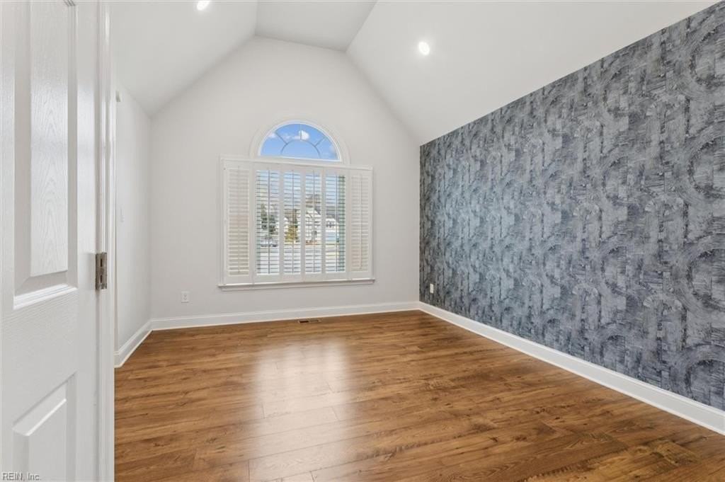 105 Bennington Ct - Photo 7 of 45