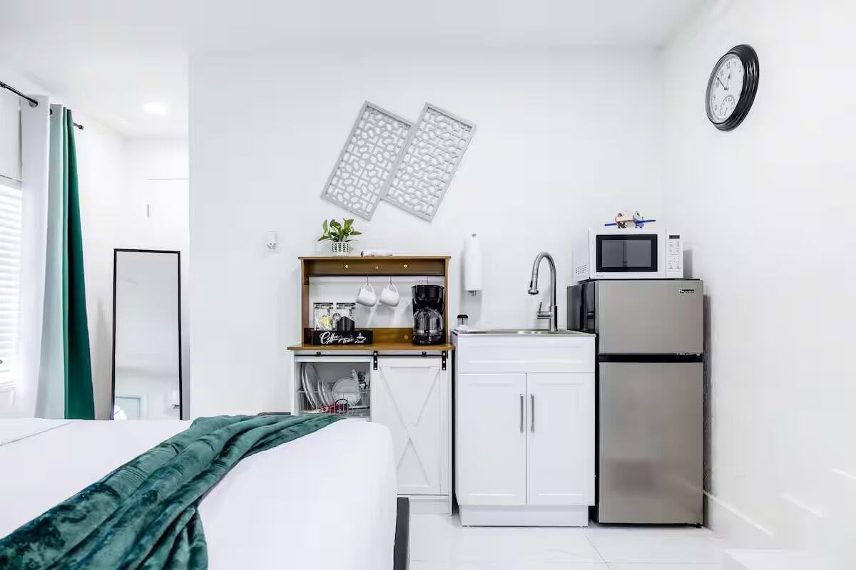 411 Nw 51st Ave - Photo 5 of 16