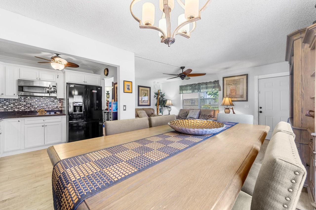 488 Burgundy K - Photo 3 of 33