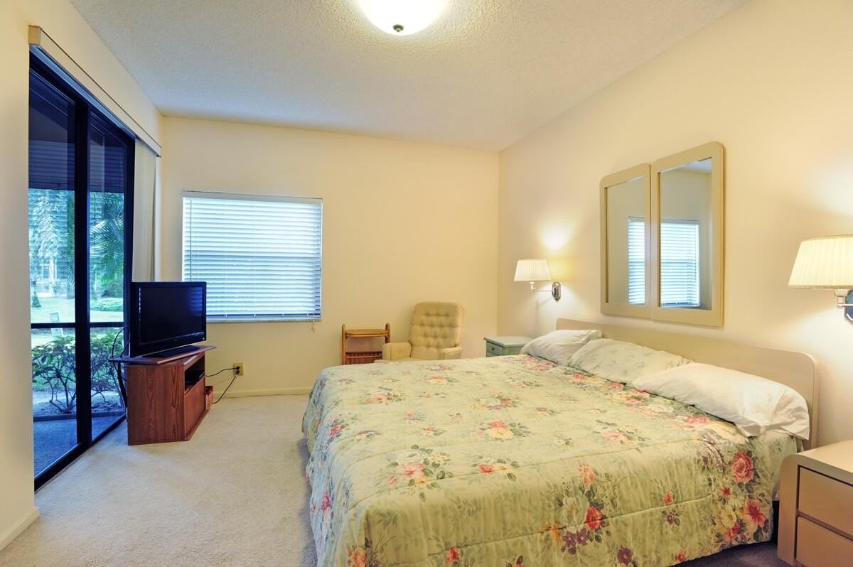 896 Windermere Way - Photo 7 of 17