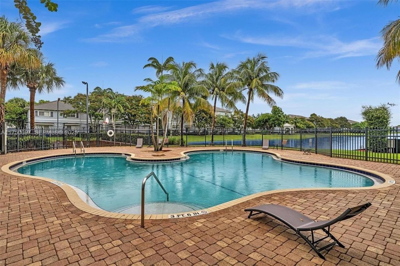 3504 Nw 14th Ct - Photo 2 of 2