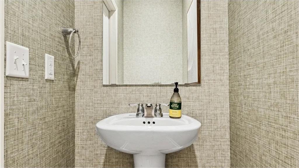 2187 Tyrone Dr - Photo 3 of 19