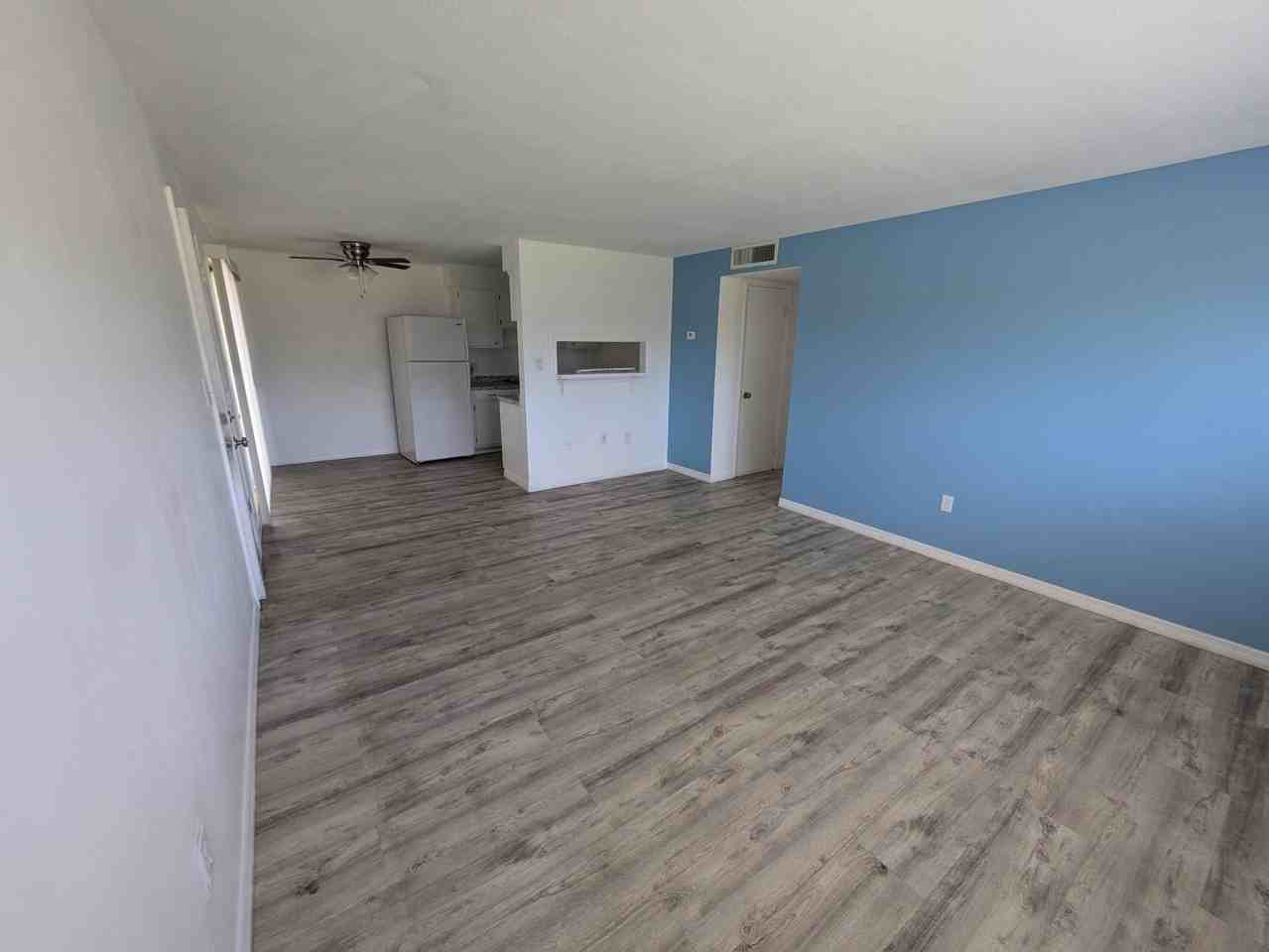 140 Minna Ln Apt 207 #207 - Photo 4 of 10