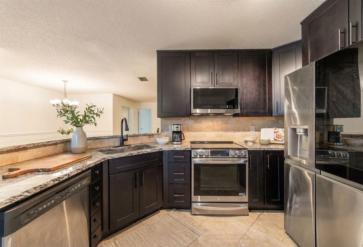 111 Lobelia Rd - Photo 4 of 16