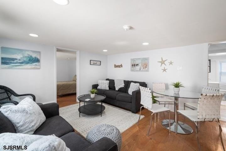 7 S Richards Ave - Photo 2 of 12