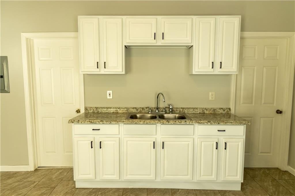 287 Manton Ave Unit 1 #1 - Photo 4 of 11