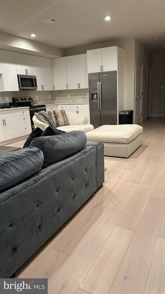 235 Valley Ave Se - Photo 4 of 20