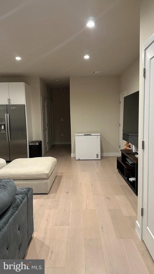 235 Valley Ave Se - Photo 5 of 20