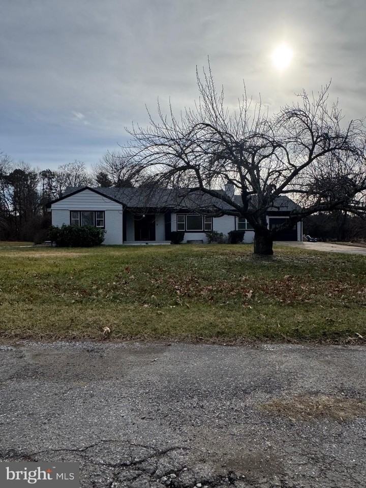 523 Queenstown Rd - Photo 2 of 37