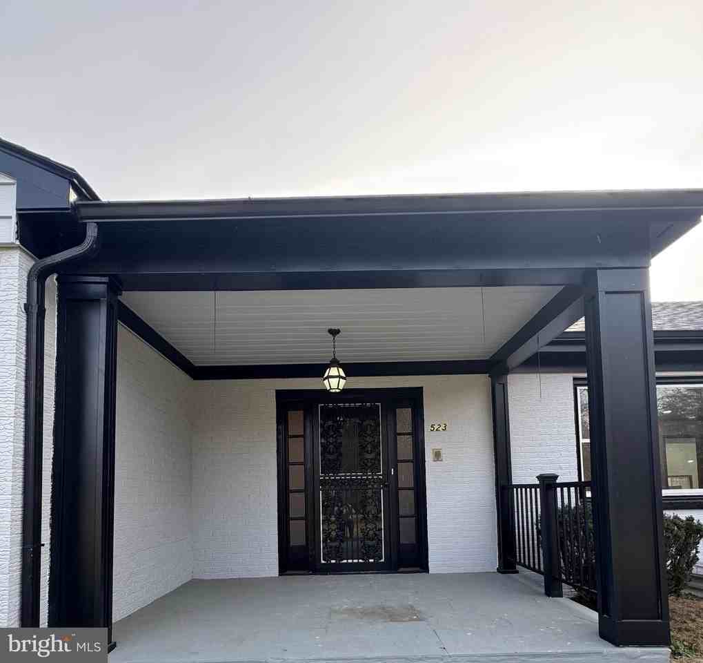 523 Queenstown Rd - Photo 4 of 37