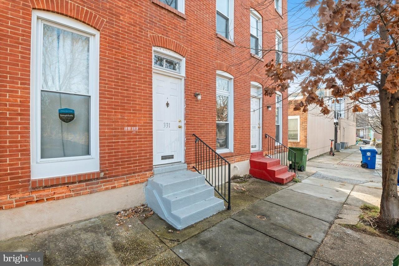 331 W 30th St - Photo 2 of 24