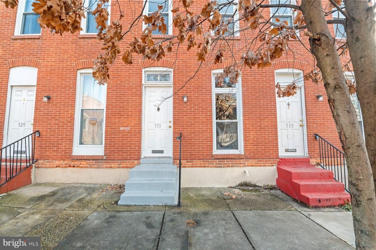 331 W 30th St - Photo 3 of 24