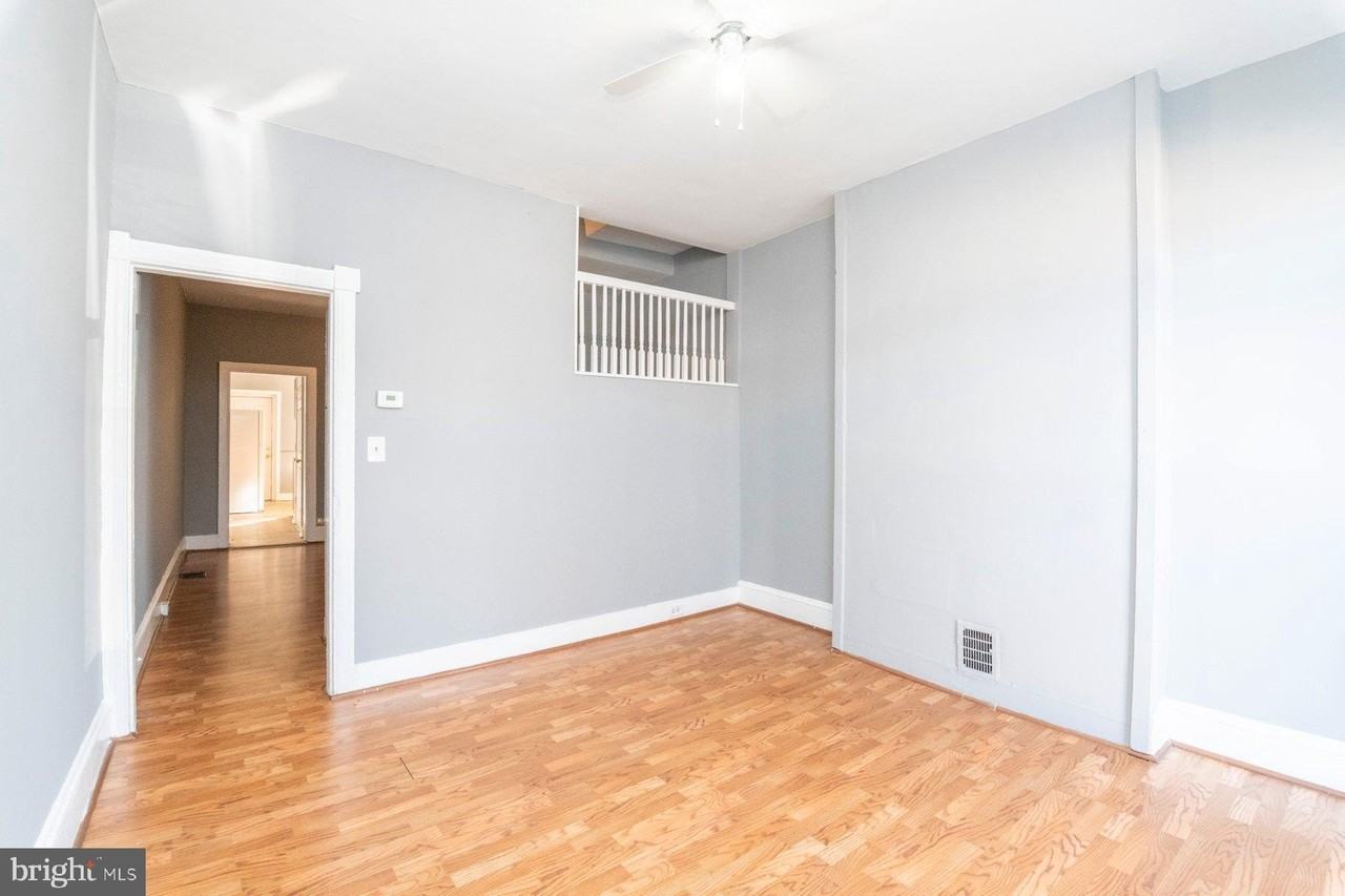 331 W 30th St - Photo 4 of 24