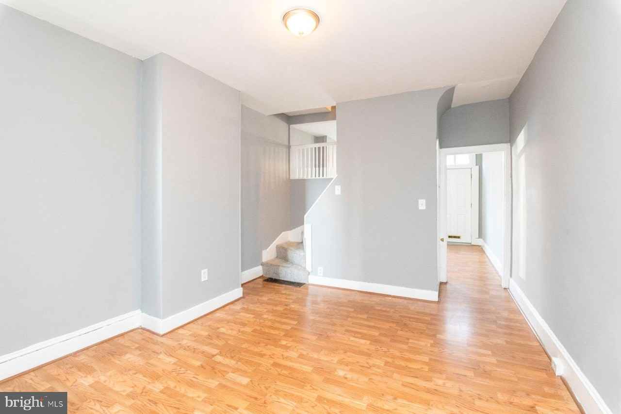 331 W 30th St - Photo 7 of 24