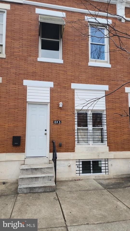 805 N Kenwood Ave - Photo 2 of 14