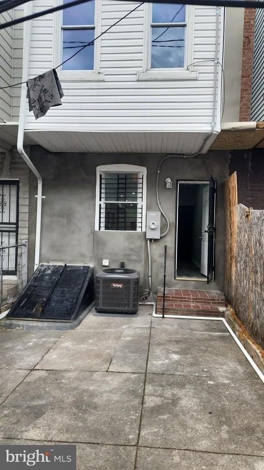 805 N Kenwood Ave - Photo 4 of 14