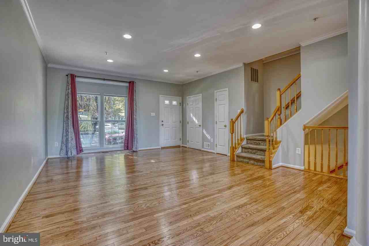 9852 Sherwood Farm Rd - Photo 4 of 15