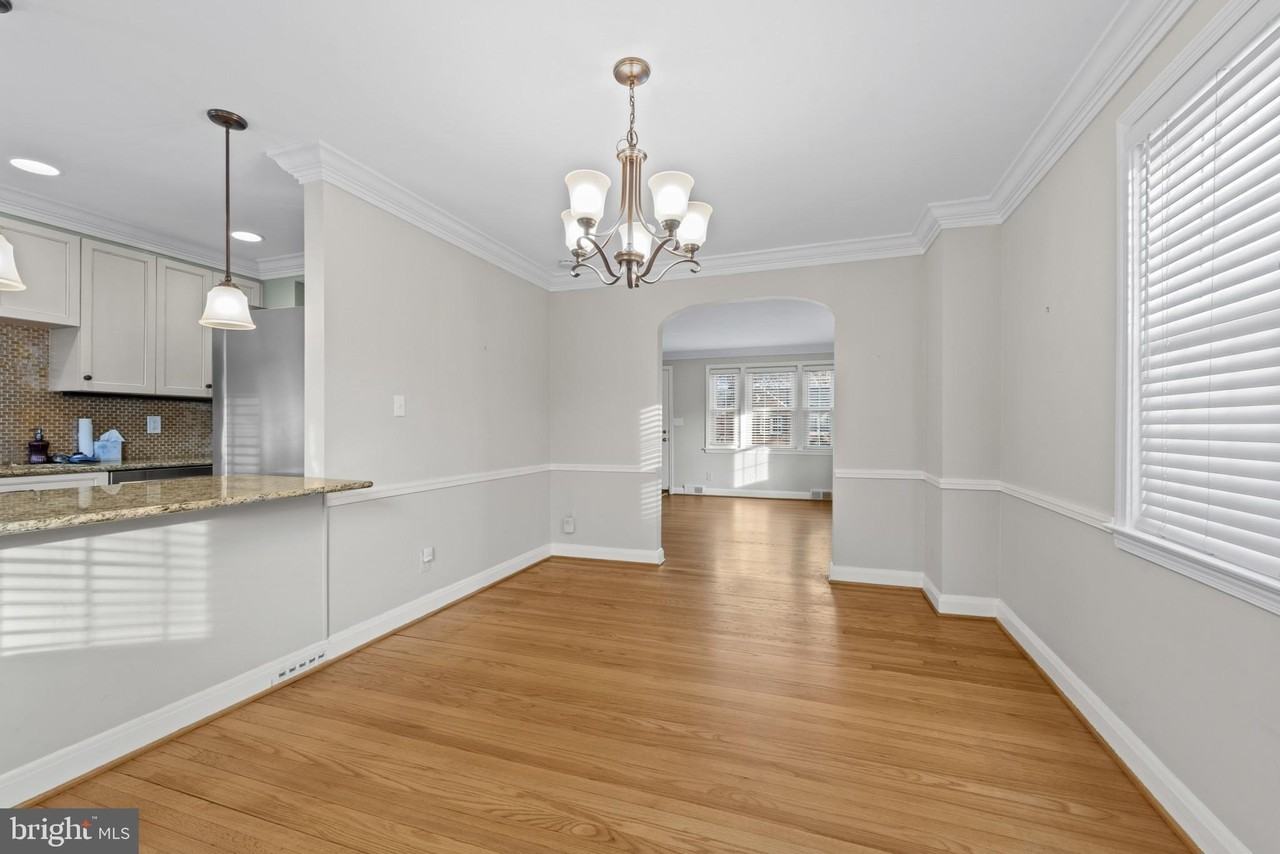 169 Regester Ave - Photo 7 of 30