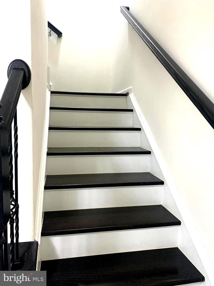 9457 Virginia Jane Way - Photo 6 of 31