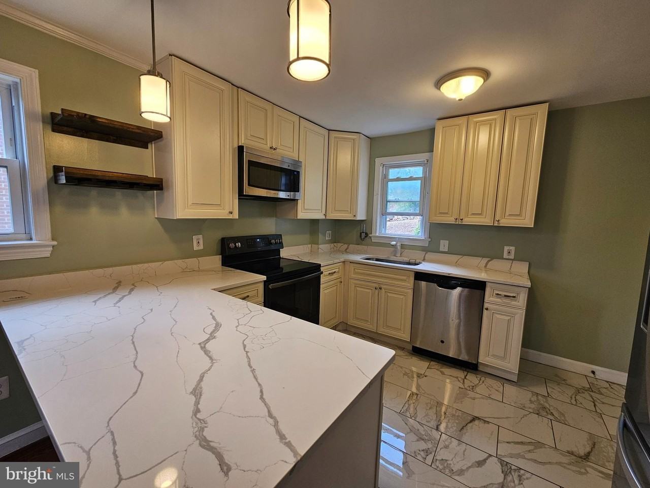 1509 Jefferson St - Photo 4 of 23