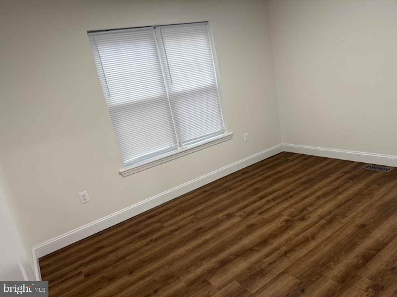 6409 63rd Pl - Photo 3 of 22