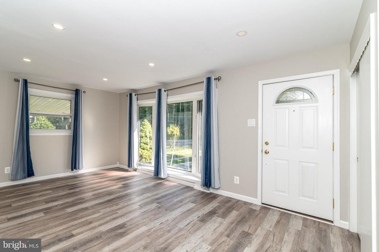 400 E Main St - Photo 3 of 30