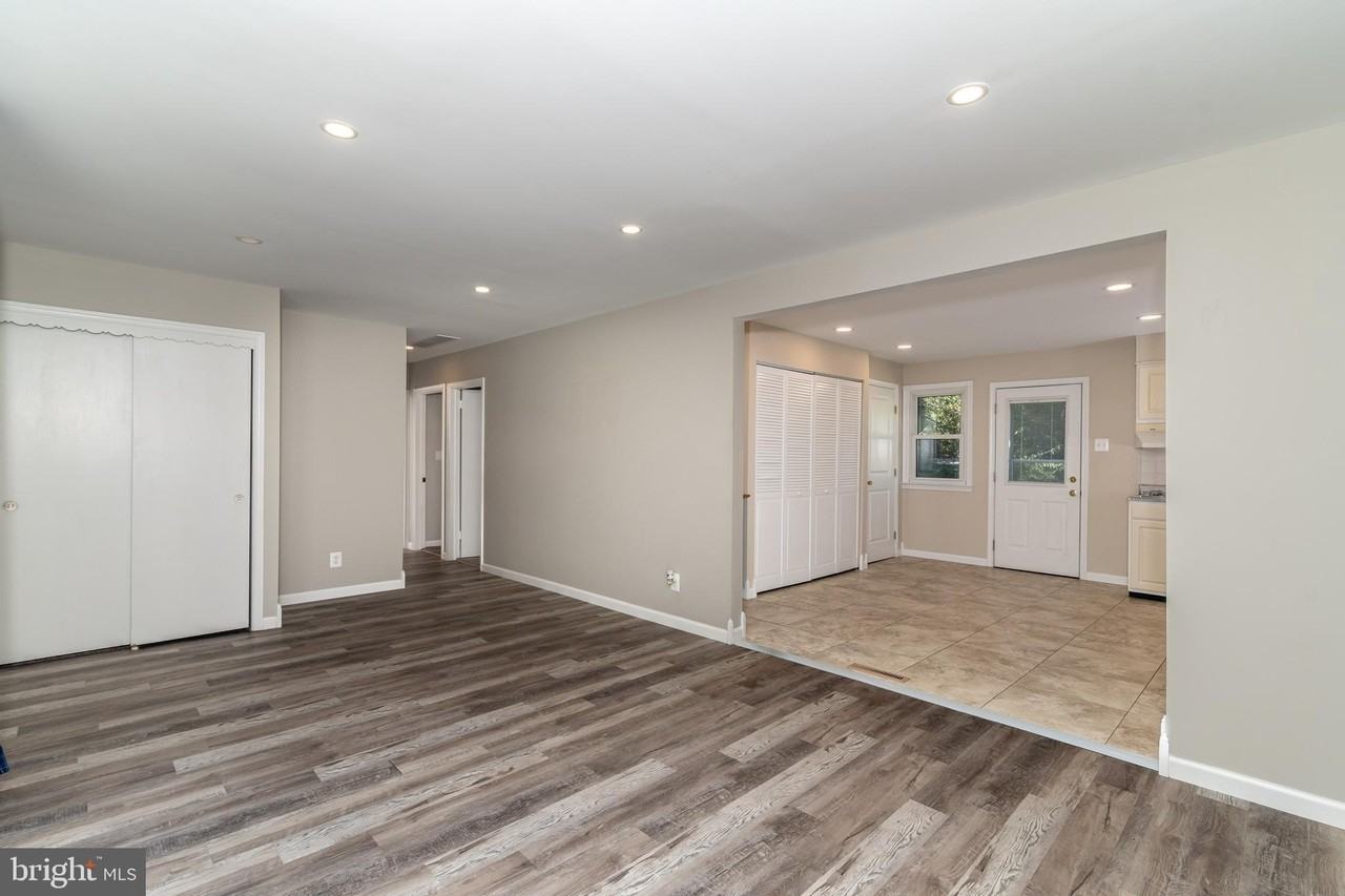 400 E Main St - Photo 5 of 30