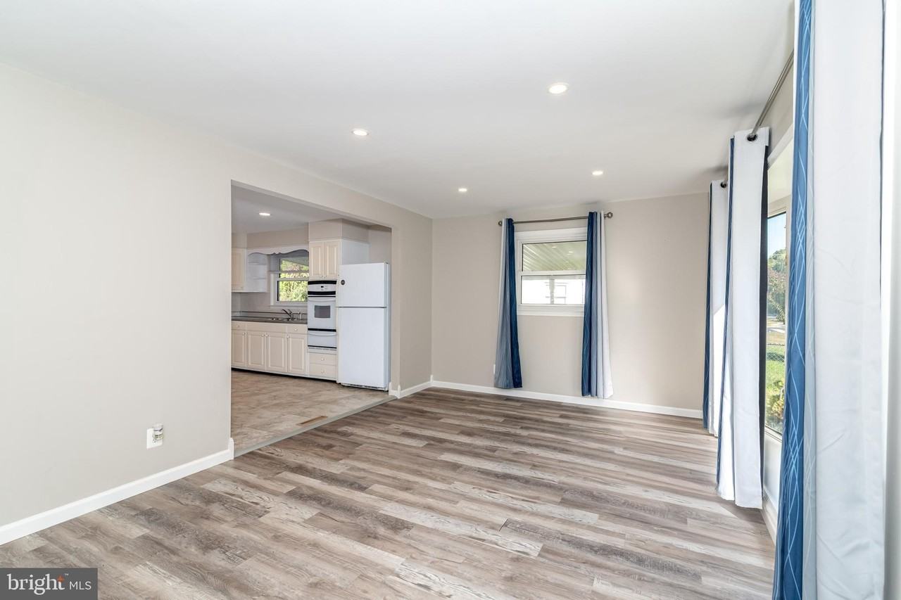 400 E Main St - Photo 6 of 30