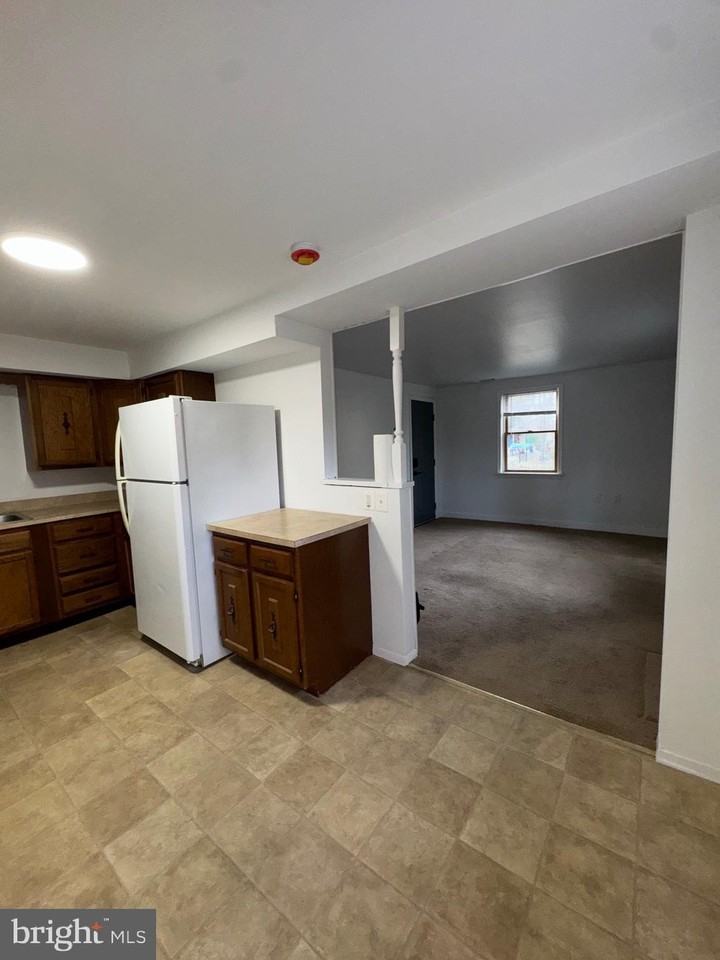 1103 Colonial Ave Apt 1 #1-2-3-4 - Photo 7 of 28