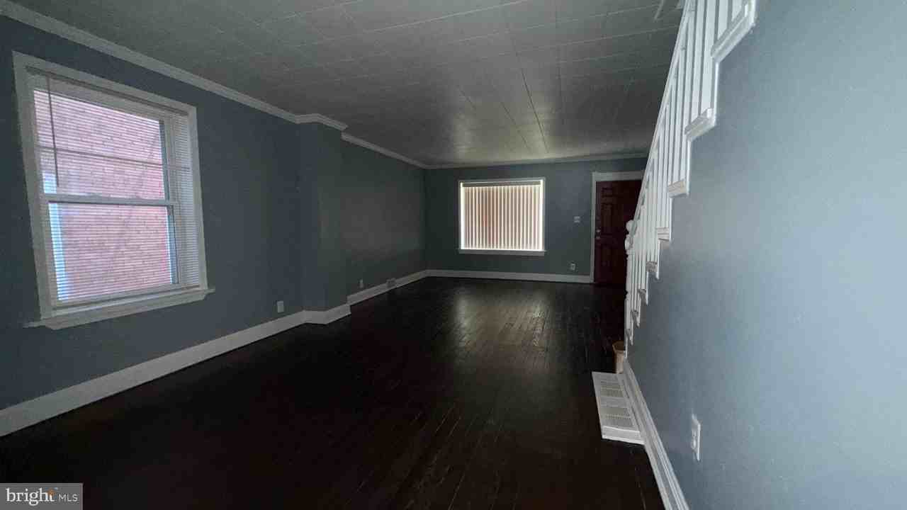 339 Charles St - Photo 2 of 14