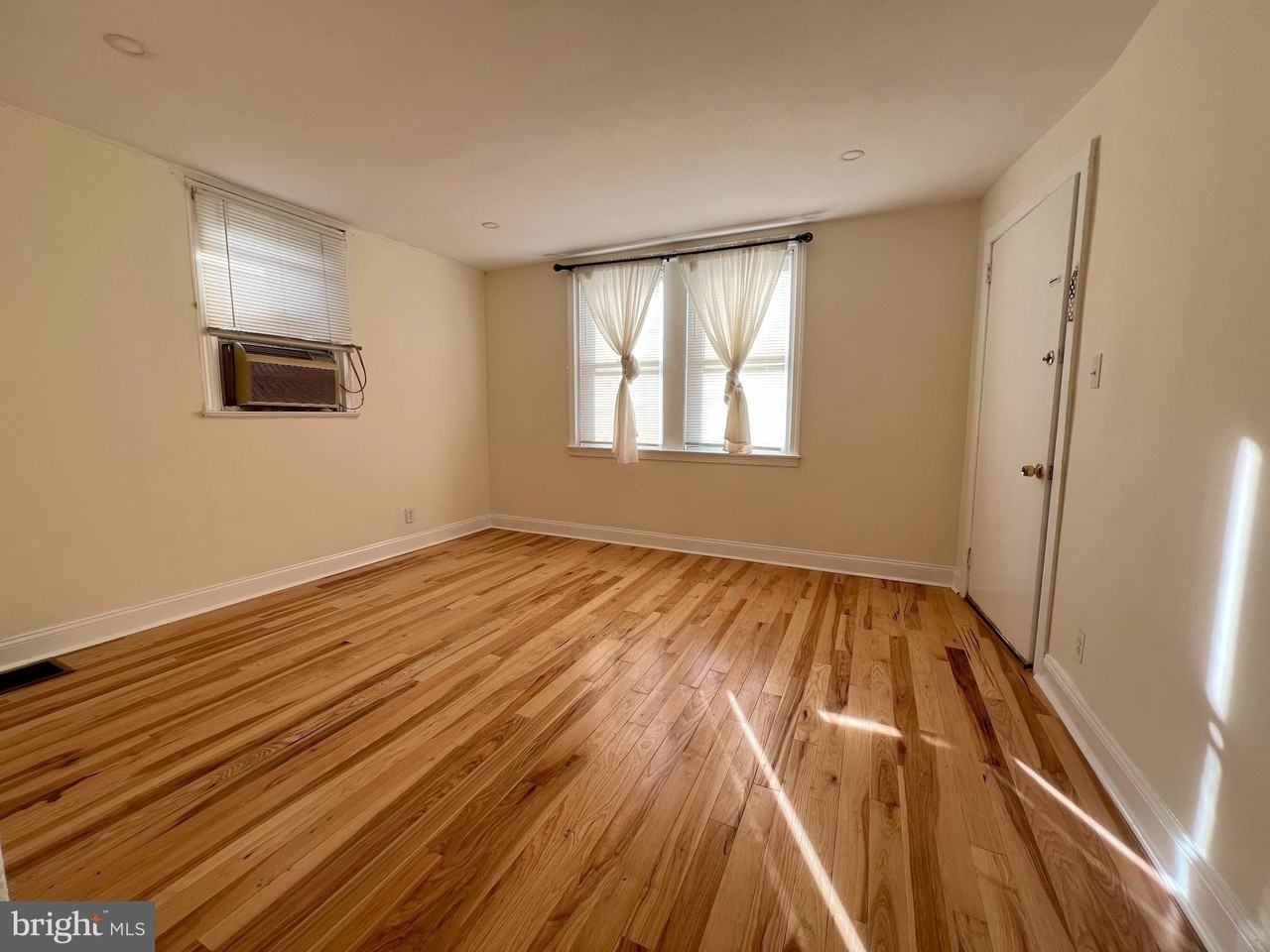 4345 Loring St 1st Fl #1stFL - Photo 6 of 20