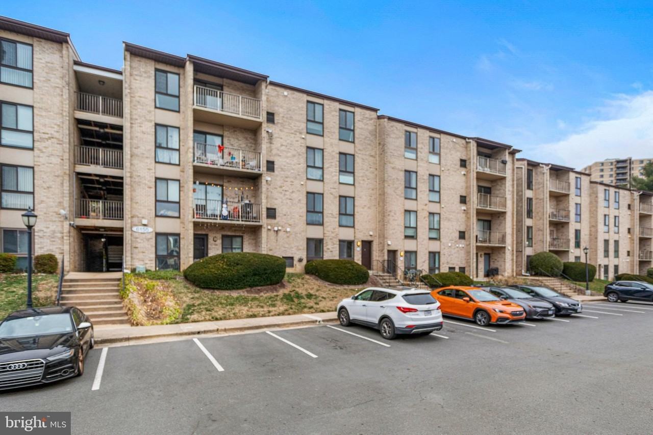 6155 Edsall Rd Apt B #B - Photo 3 of 39