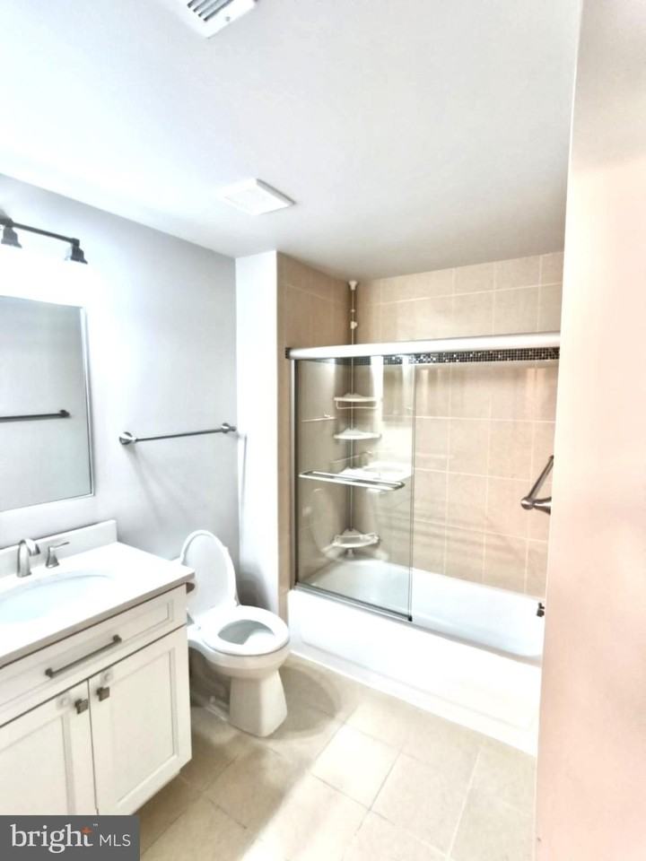 1641 International Dr Unit 418 #418 - Photo 7 of 29