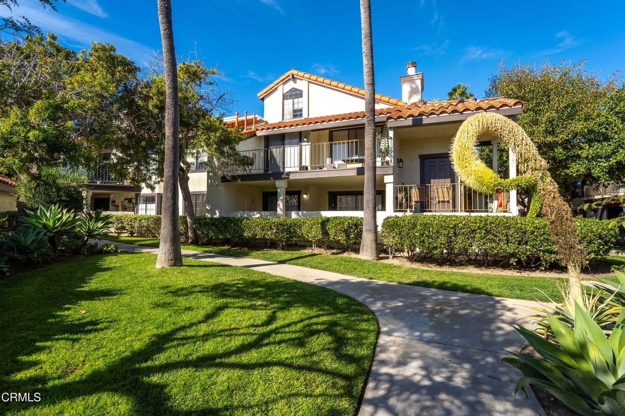 2053 Majorca Dr - Photo 2 of 41