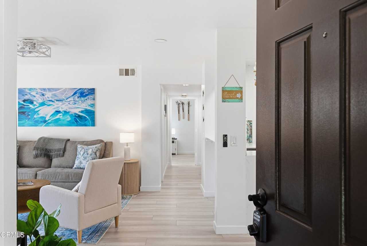 2053 Majorca Dr - Photo 4 of 41