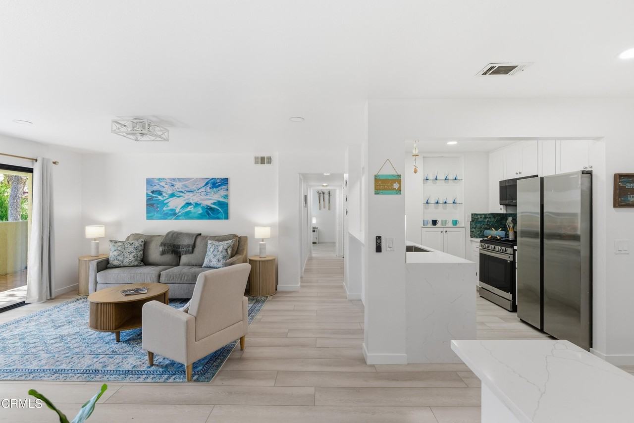 2053 Majorca Dr - Photo 5 of 41