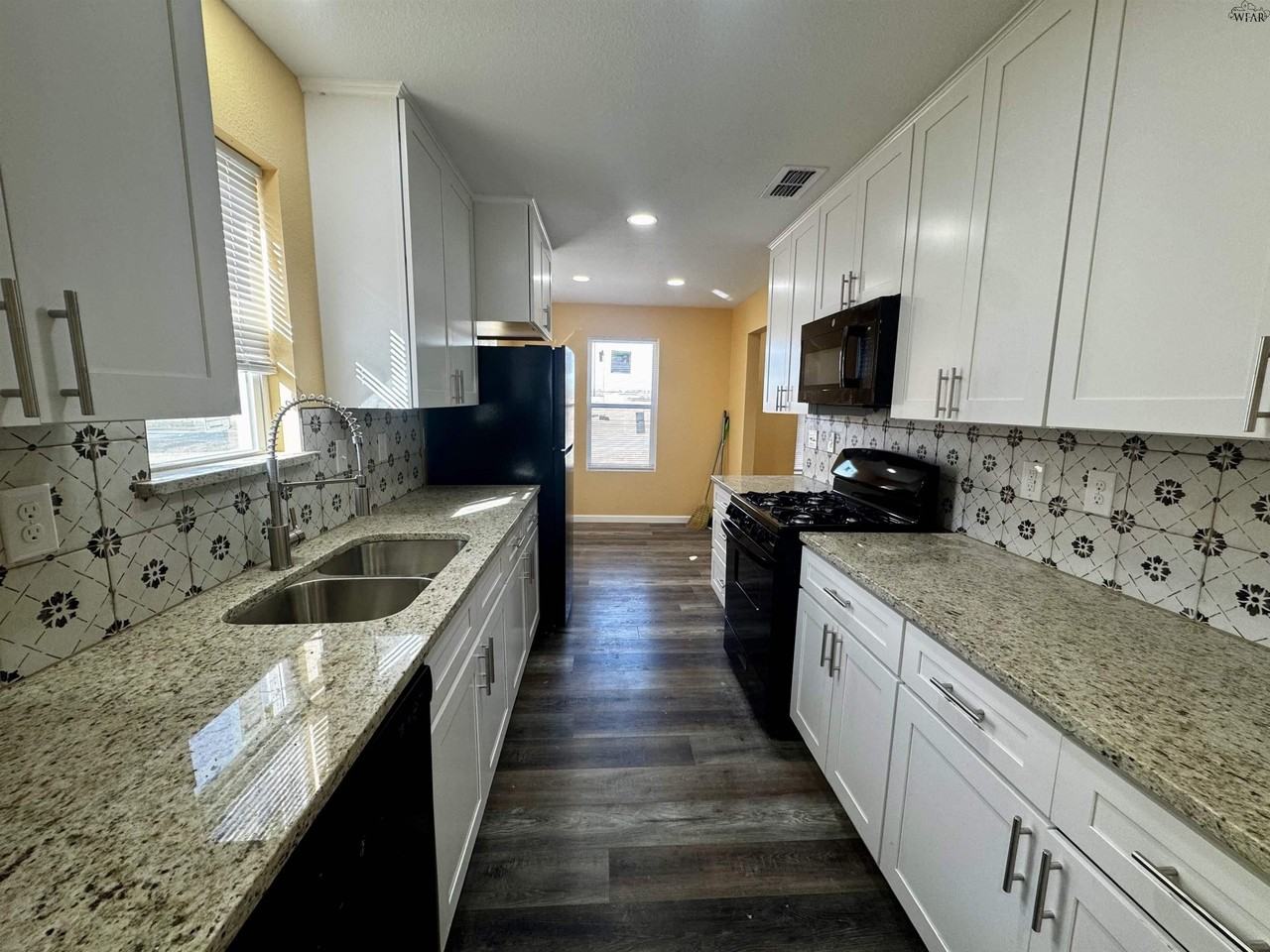 603 E Alameda St - Photo 5 of 14