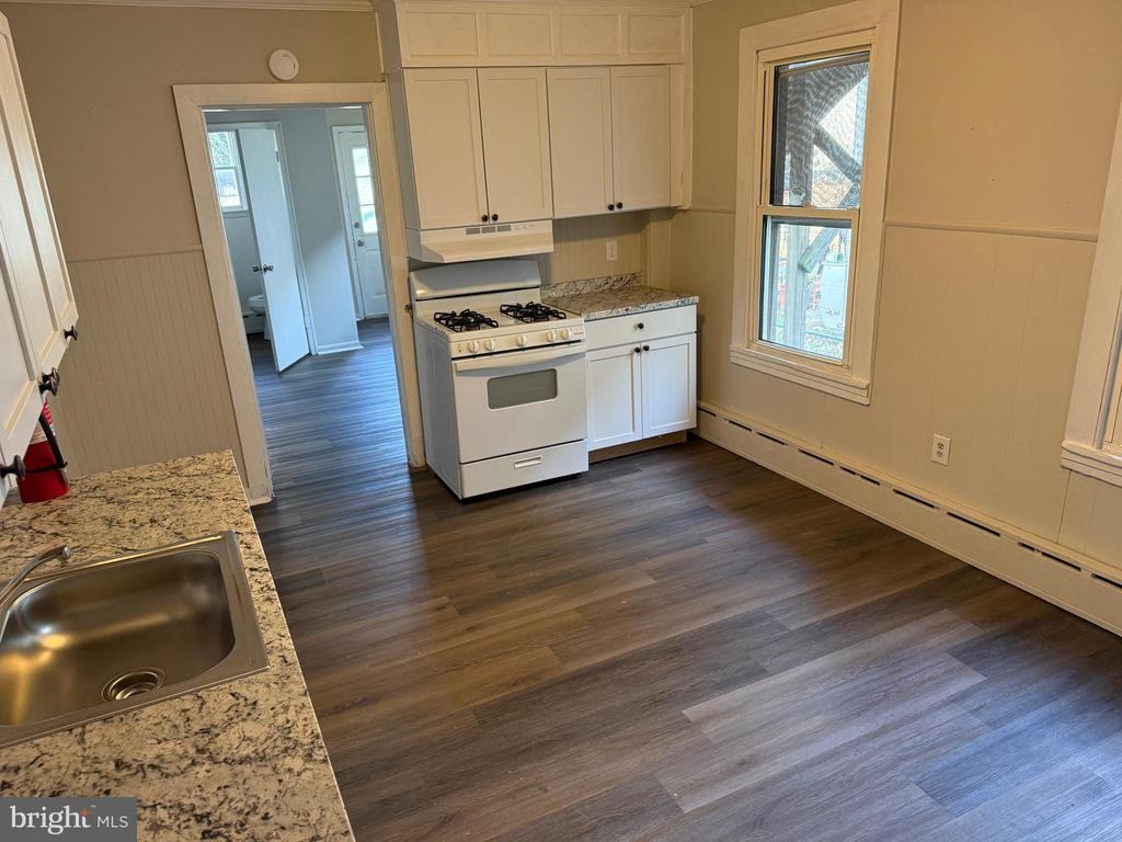 31 Bispham St ##A - Photo 4 of 5