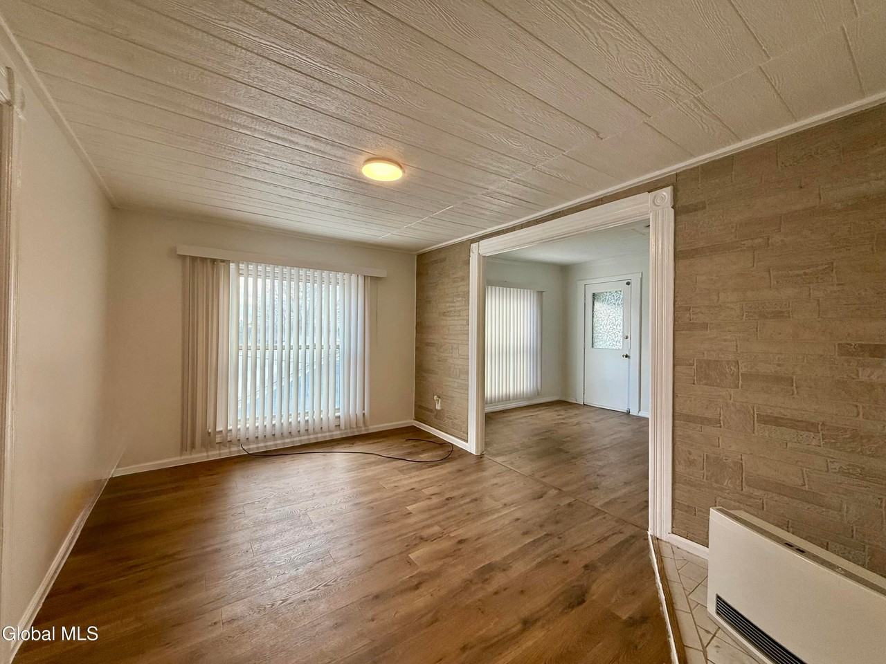 41 Mechanic St - Photo 2 of 8