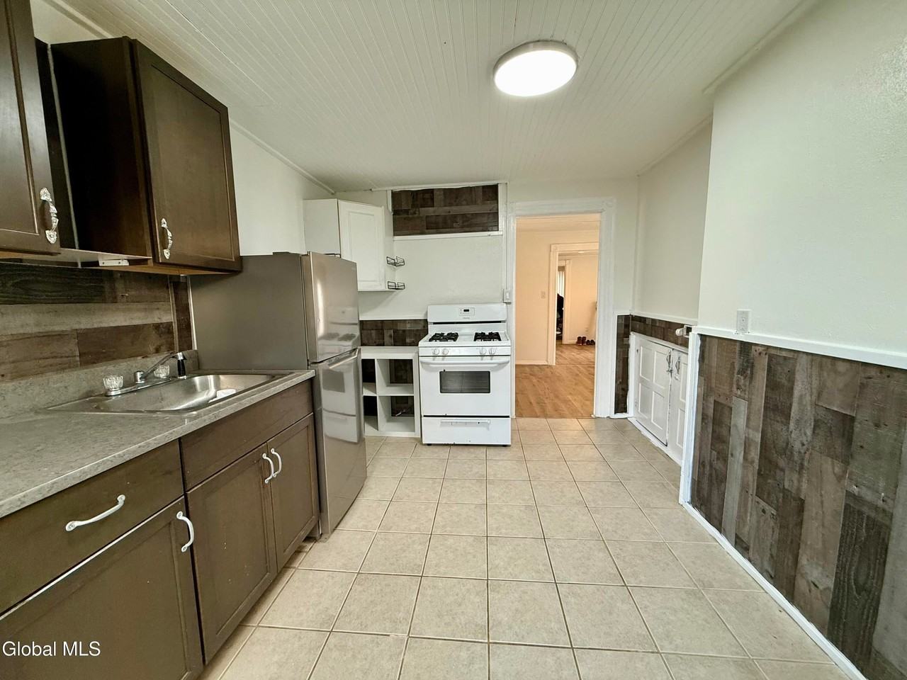 41 Mechanic St - Photo 4 of 8